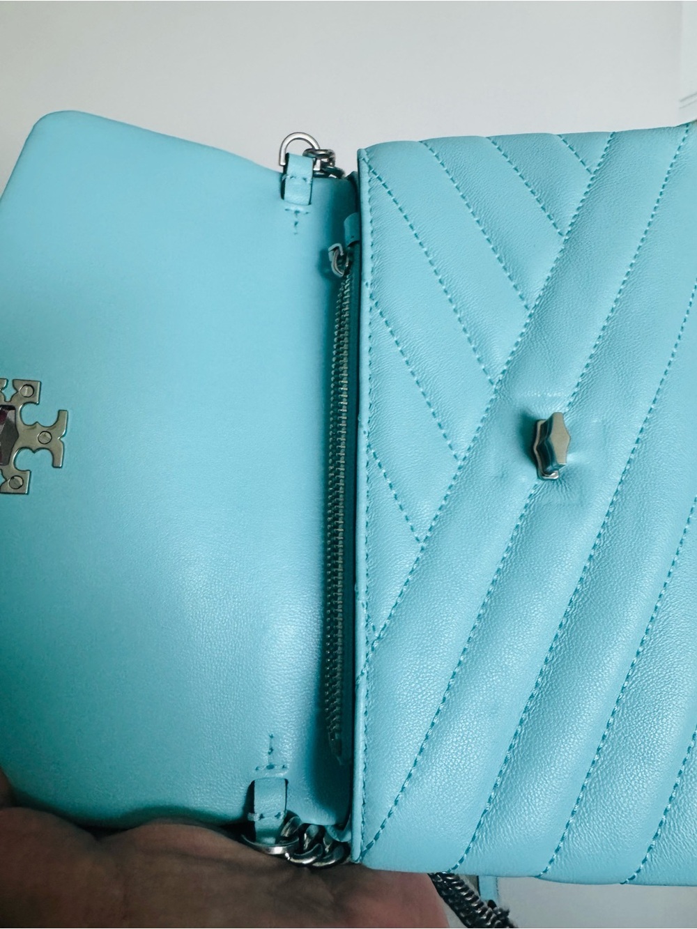 Tory Burch Kira Chevron Leather WOC Chain Wallet WOC Celeste Turquoise Aqua Blue - Picture 4 of 10